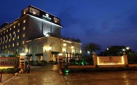 Hotel Nidhivan Sarovar Portico Vrindavan